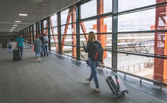 С 15 июля для въезжающих в Россию отменят двухнедельную изоляцию