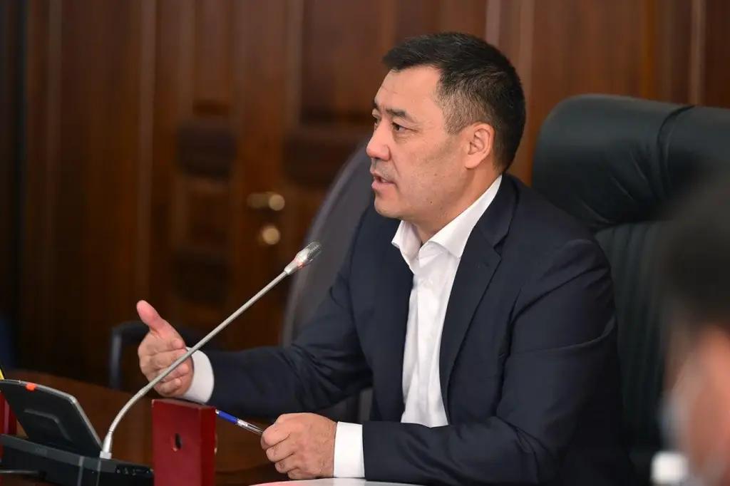 Премьер-министр поручил защитить бизнес от рейдерских захватов