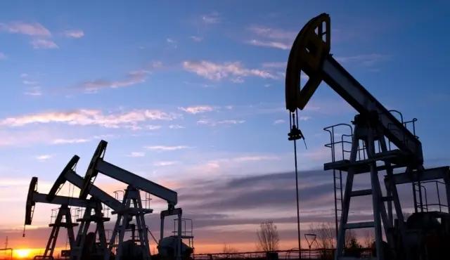 Цена на нефть растет благодаря данным о снижении числа буровых в США