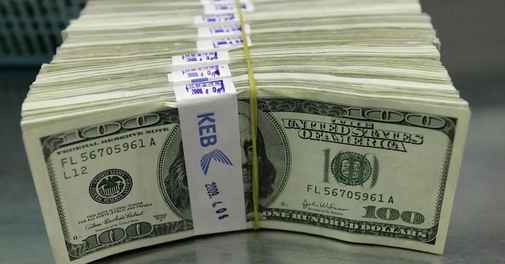 На сдерживание курса доллара НБКР потратил в ноябре $29.7 млн