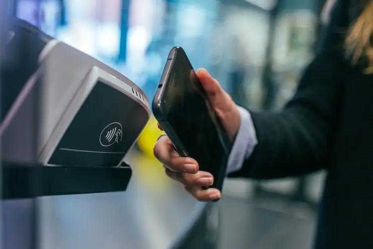 Казахстанские операторы электронных денег захватили рынок КР