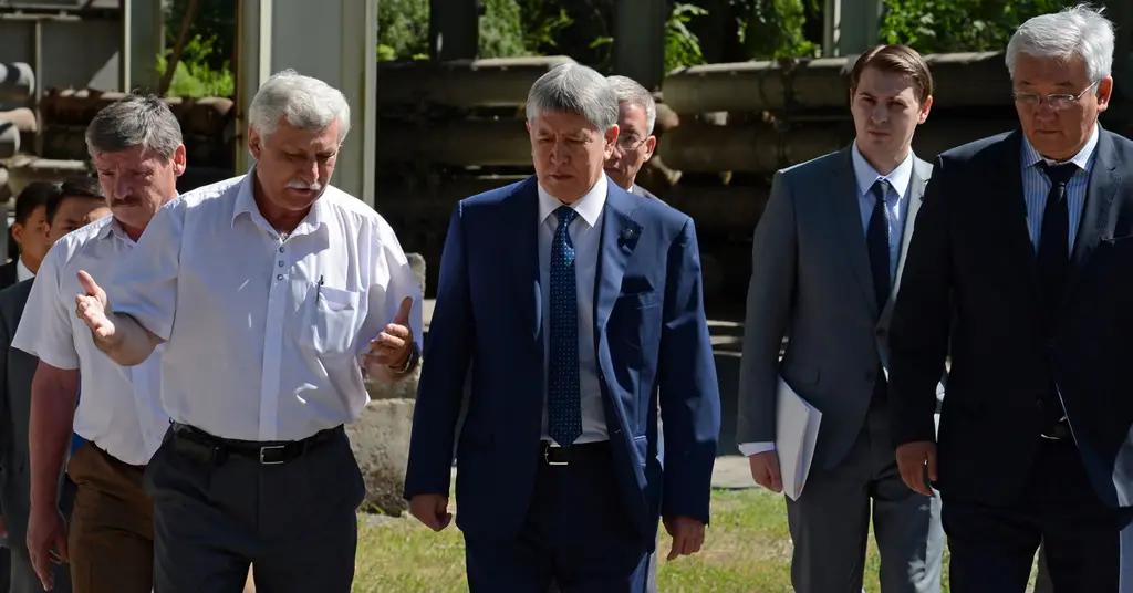 Атамбаев поручил РКФР посодействовать в кредитовании производственного процесса завода «Дастан»