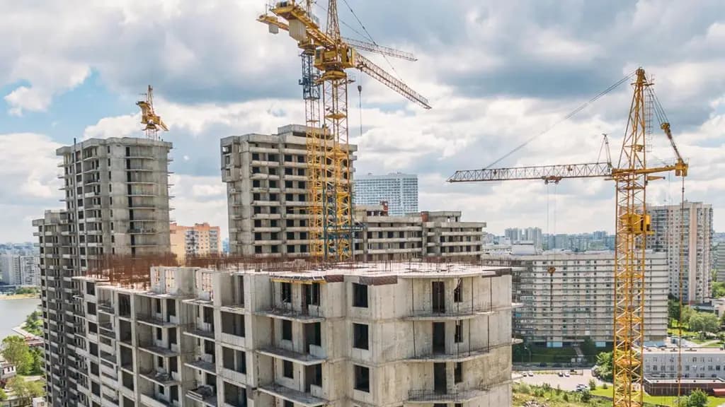 На постройку жилья для госслужащих выделят 360 млн сомов