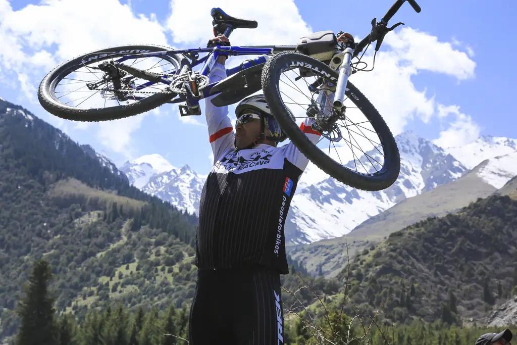 Спорт и экология: велопробег в альплагерь «Ала-Арча»