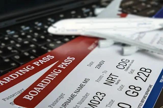 Кабмин поручил принять меры для стабилизации цен на внутренние перелеты