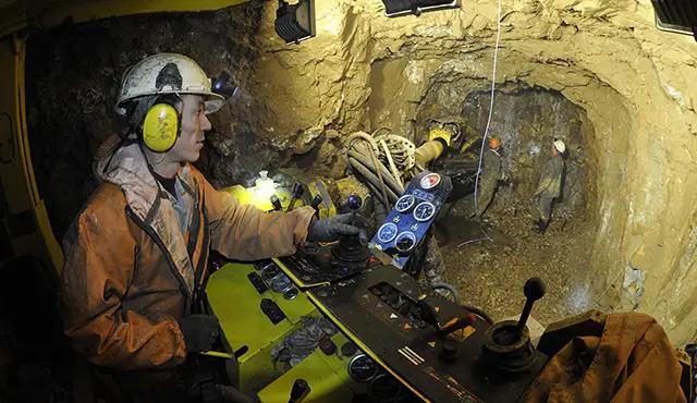 Китайские золотодобытчики выходят на международный уровень