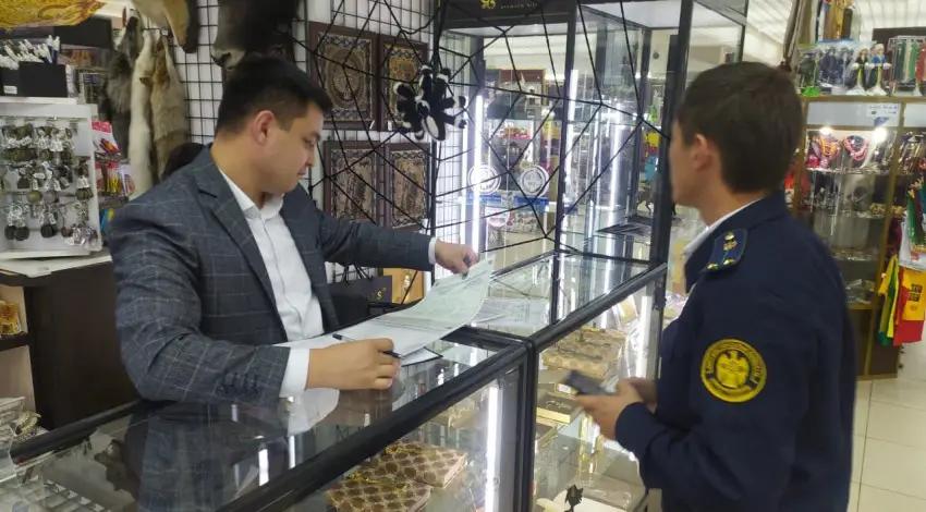 В Свердловском районе проходят рейды по выявлению неплательщиков налогов