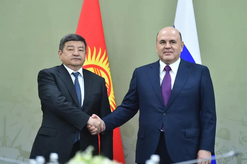 Акылбек Жапаров провел переговоры с Михаилом Мишустиным