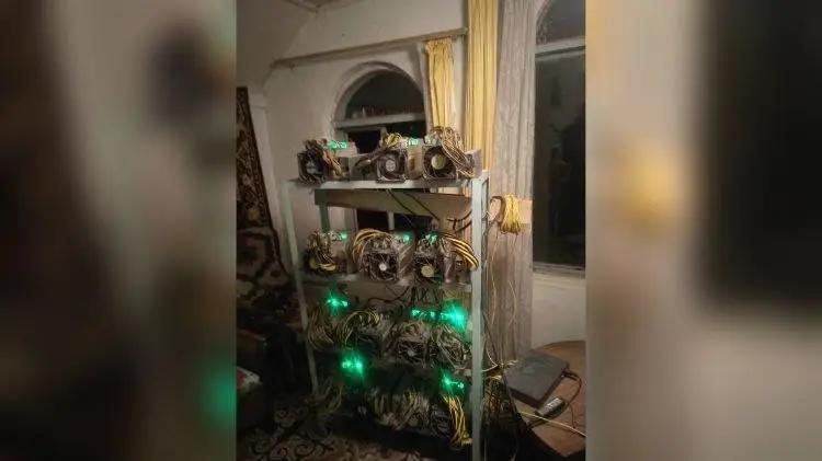 Глава Чолпон-Атинского РЭС майнил криптовалюту на ворованном электричестве