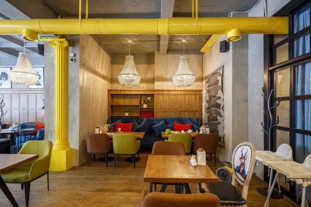 В столице продлили работу ресторанов и торговых центров