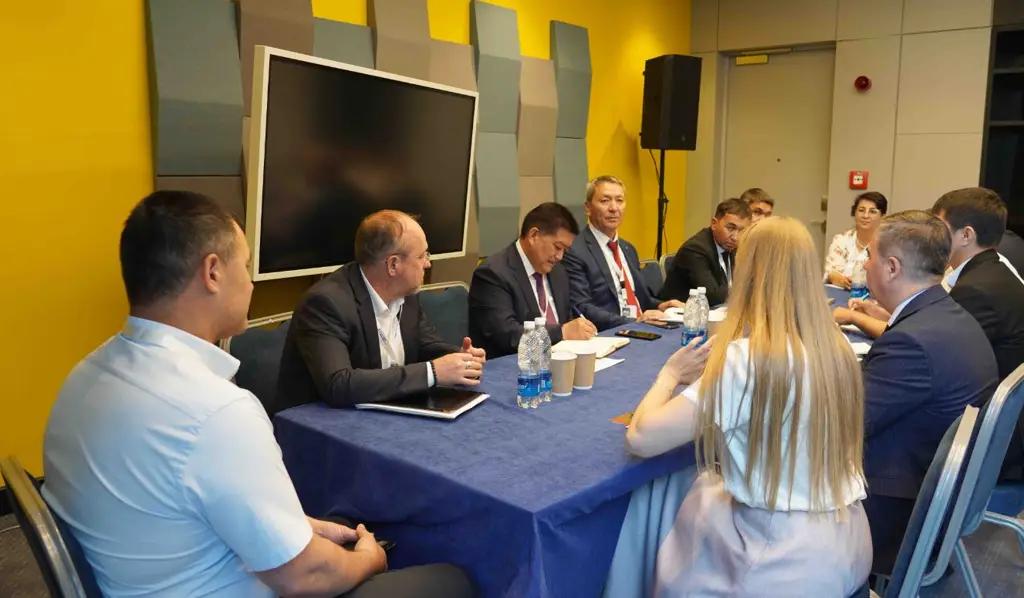 «Кумтор» и Навоийский ГМК обсудили сотрудничество