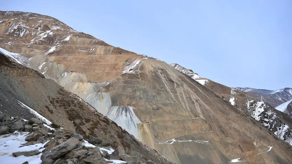 В КР конфликтами в горнорудке займется межведомственная рабочая группа