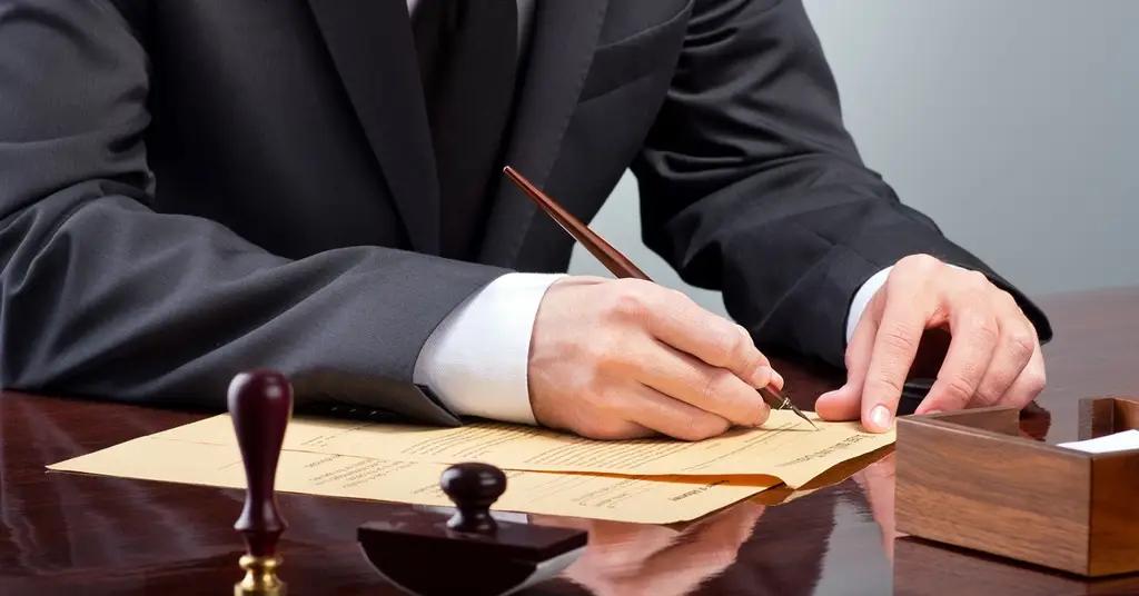 В России предлагают контролировать расходы бывших госслужащих