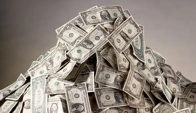 Нацбанк КР продал вчера еще $6,8 млн