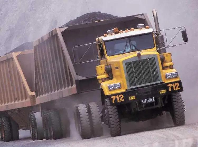 На перевозку угля «Кыргызкомур» потратит почти 400 млн сомов