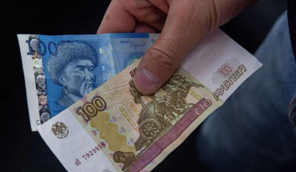 Сом укрепил позиции по отношению к российскому рублю