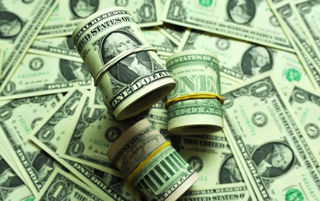 Комбанки за неделю купили на валютных торгах $9.55 млн