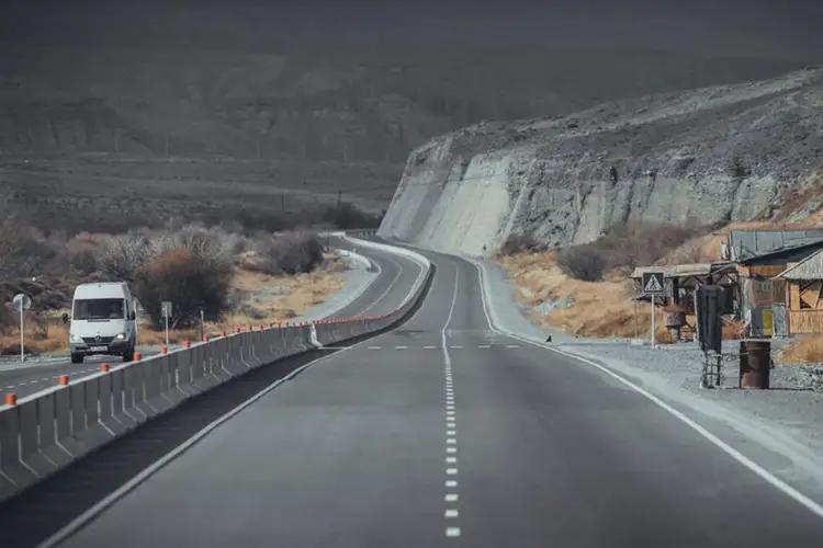 В Кыргызстане на ремонт дорог за полгода потратили 1.3 млрд сомов