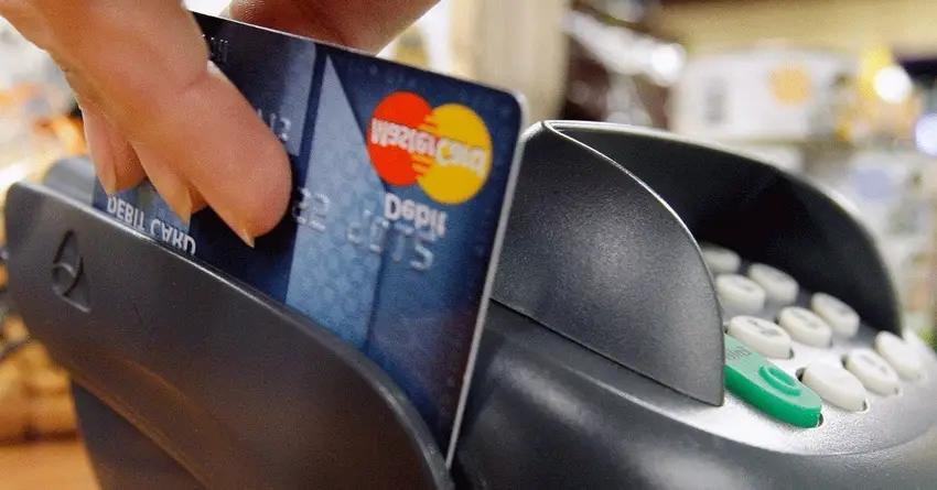 За год количество платежных карт в обращении выросло на 26%