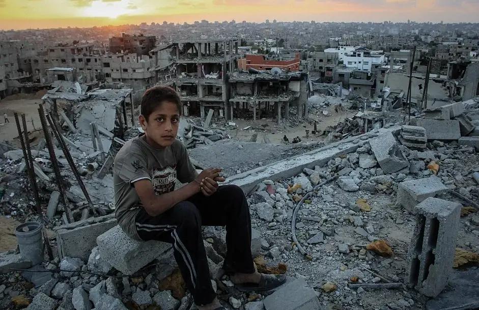 Кыргызстанцы продолжают пополнять спецсчет для помощи сектору Газа