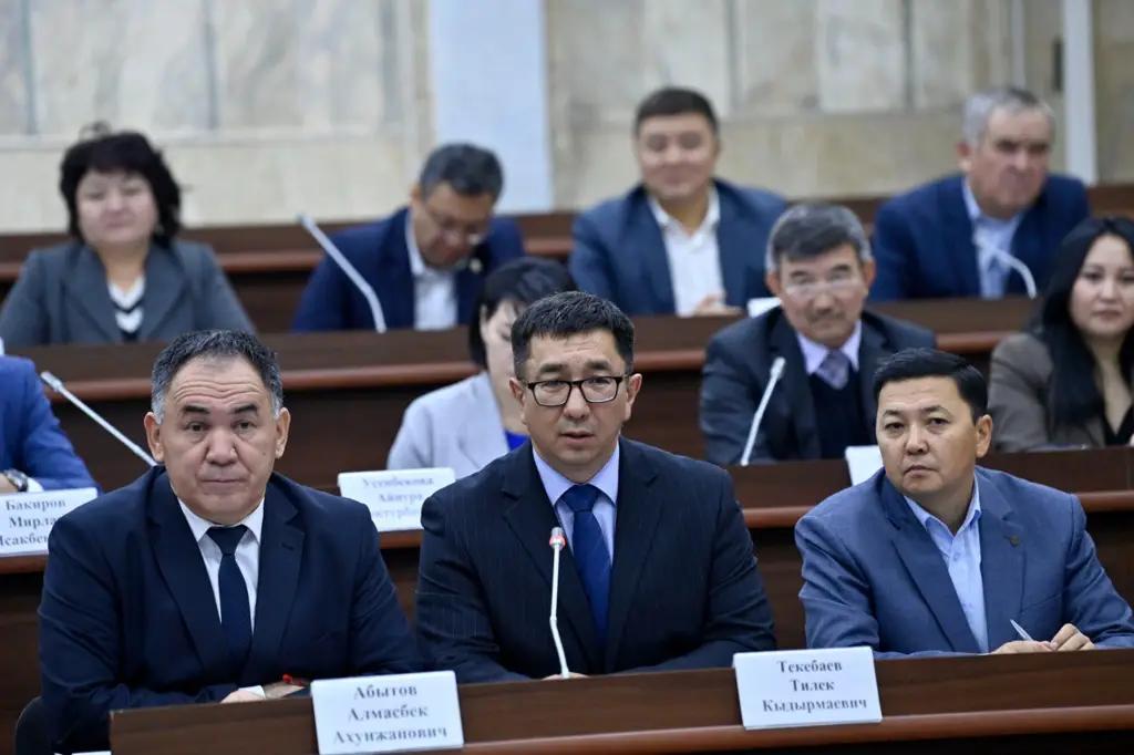 Комитет ЖК рассмотрел кандидатуру Текебаева на должность главы Минтранса