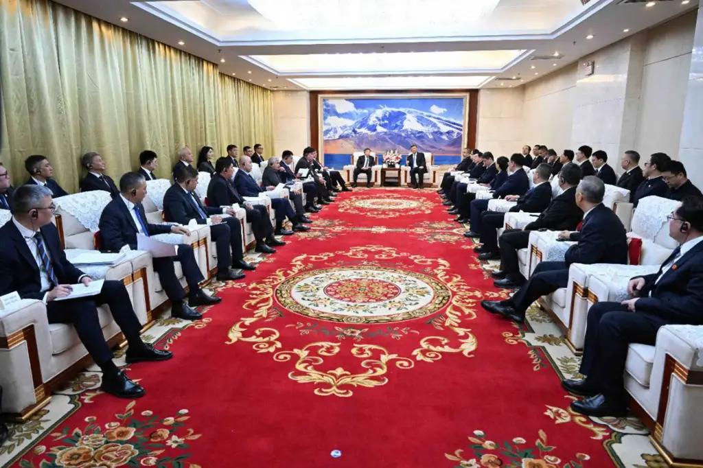 КР и Китай объявили открытие КПП «Бедель» главным приоритетом