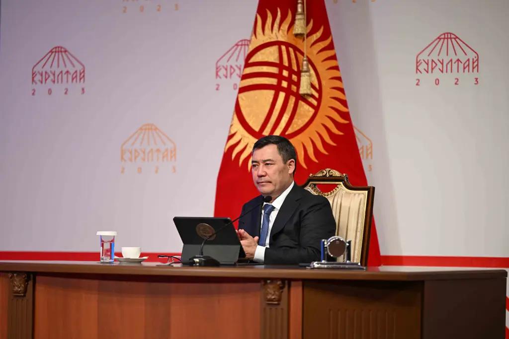 Налоги следует воспринимать как вклад в развитие страны — Садыр Жапаров