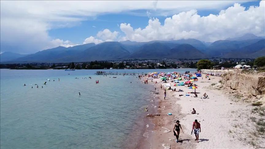 Кафе и гостиницы Иссык-Кульской области вернулись к доковидному уровню