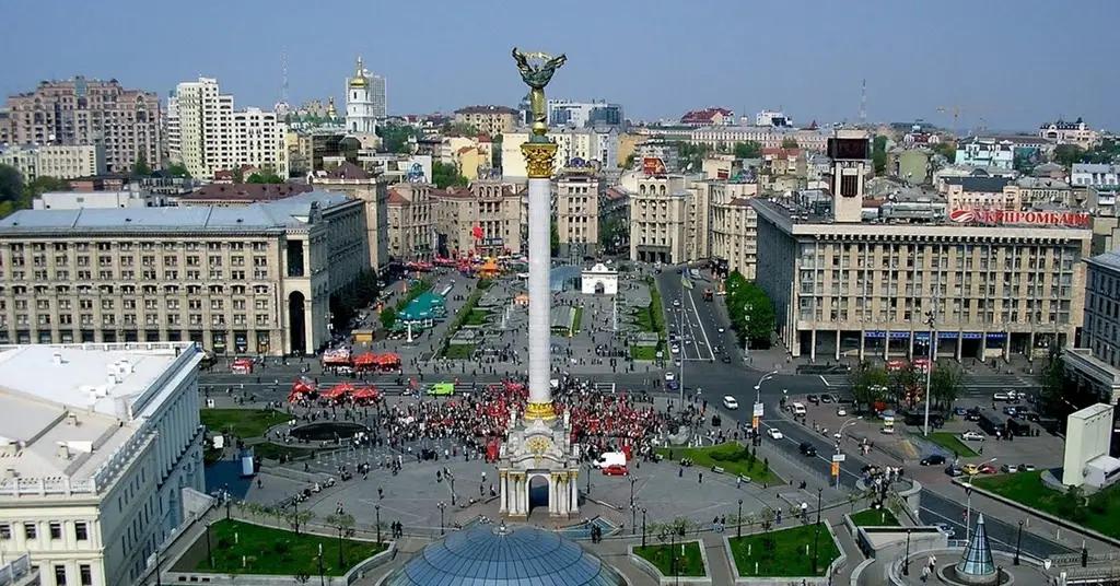 Fitch повысило кредитный рейтинг Украины до B- со стабильным прогнозом