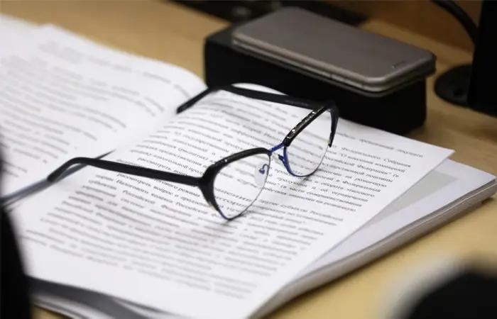 Дефицит кадров: в КР хотят увеличить сроки работы совета директоров банков