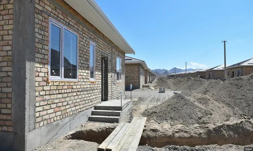 В Чон-Алайском районе построят 400 домов для памирских кыргызов