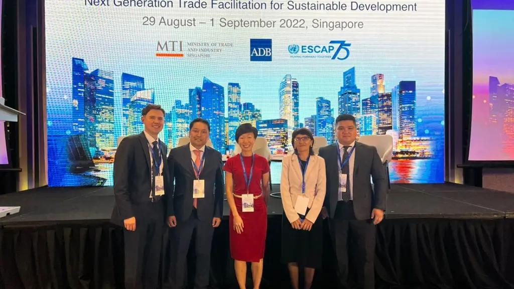 Замглавы Минэкономики КР выступила на форуме в Сингапуре