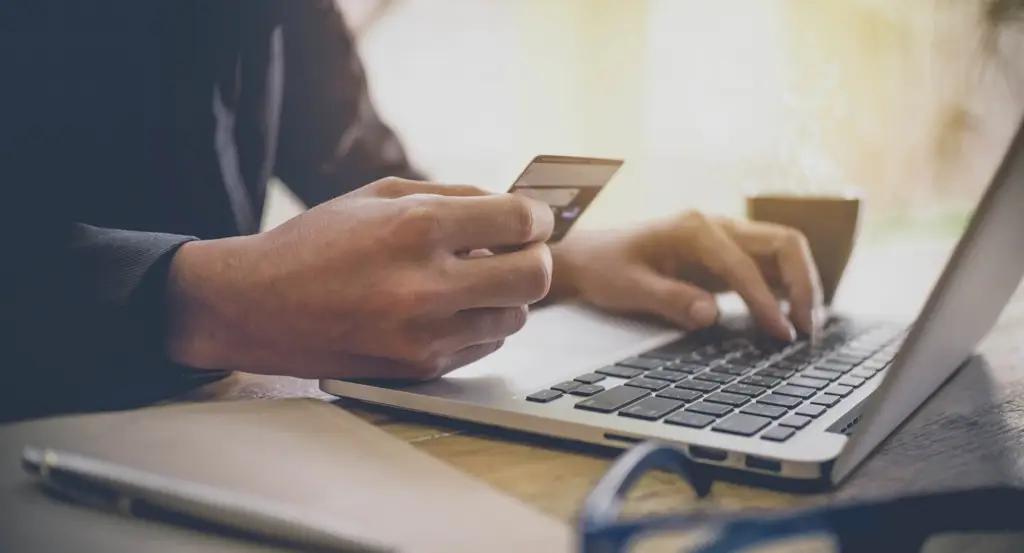 Только четверть кыргызстанцев имеют банковский счет