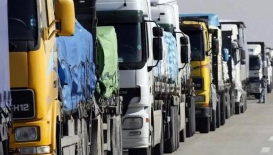 В Казахстане прокомментировали очереди фур из КР на границе