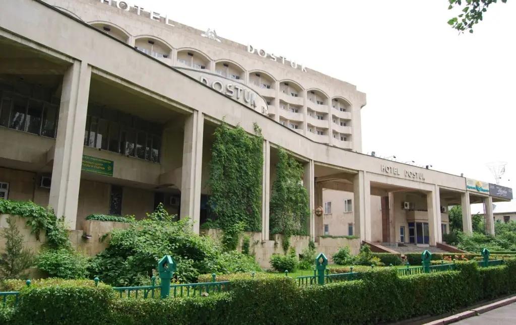 «Достук Холдинг» передал управделами крупный пакет акций в гостинице