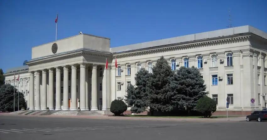 Кыргызстанцы стали больше доверять правительству