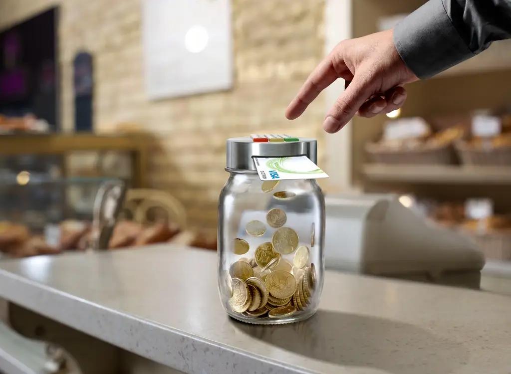 За месяц на депозитный счет для погашения долга  поступил 1 млн сомов