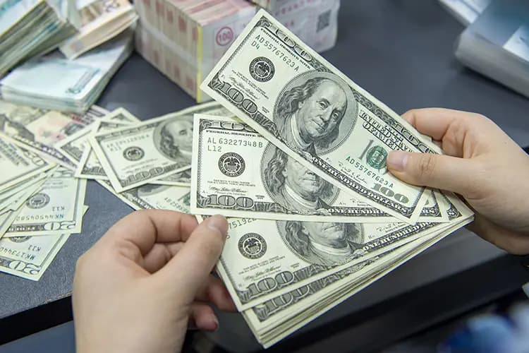 Комбанки КР купили на валютных торгах $10.3 млн