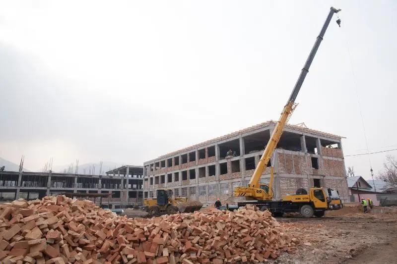 Чиновники присвоили 3.2 млн сомов, выделенные на строительство школы