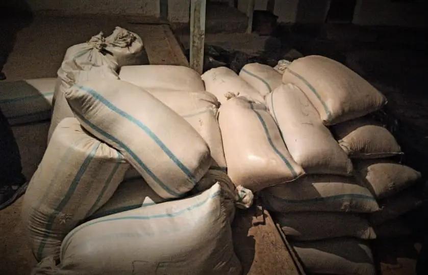 Пограничники пресекли незаконный ввоз селитры и риса в Таджикистан