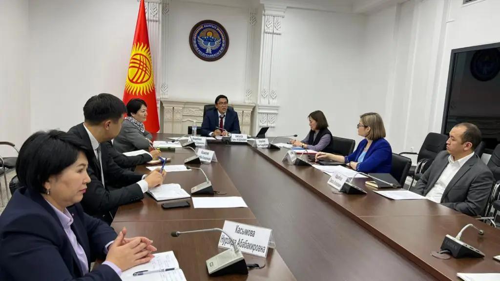 Мэрии поручили предотвратить незаконные сборы в школах