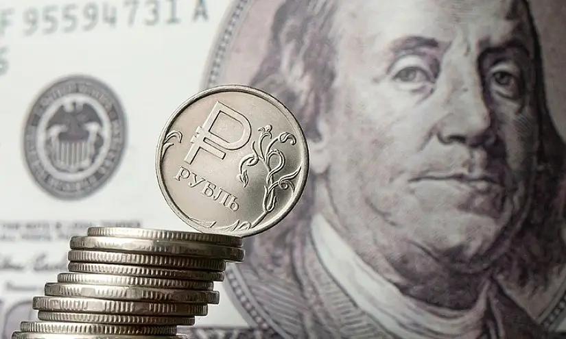Рубль почти отыграл потерянное