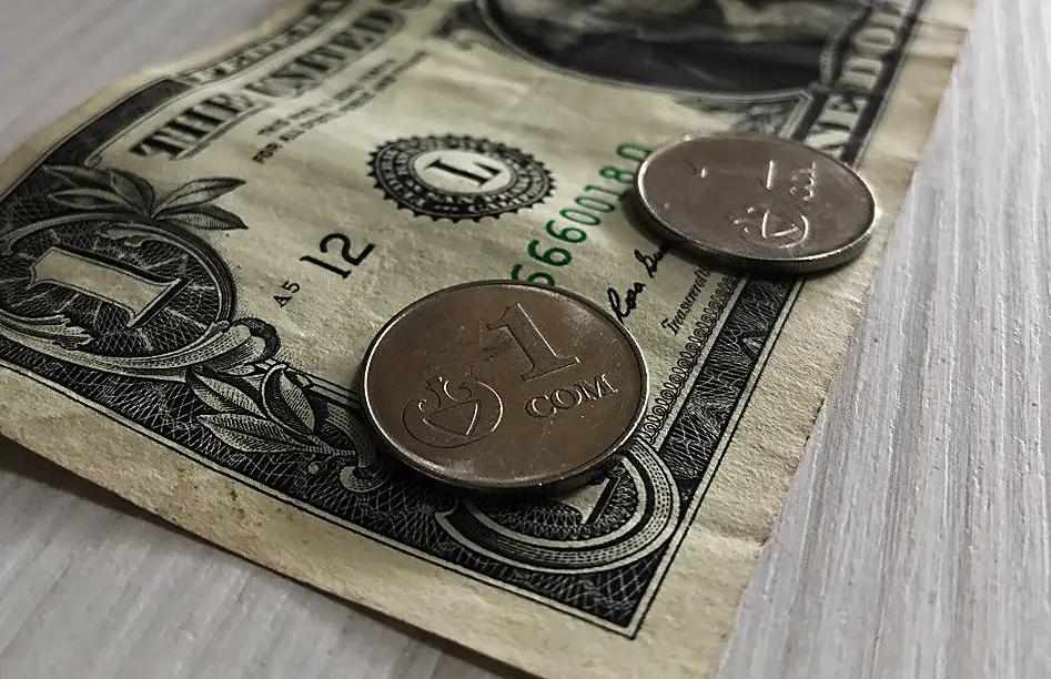 Межбанковские валютные торги завершили ростом доллара США