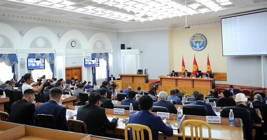 Правительство КР пессимистичней Всемирного банка оценивает рост экономики в 2016 году