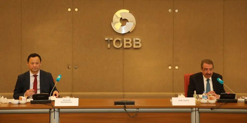 Кыргызстан попросил Турцию помочь переучить бывших чиновников в бизнесменов
