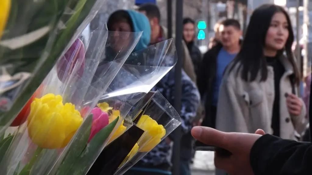 Купить цветы так, чтобы не разориться. Гид по цветочному рынку Бишкека