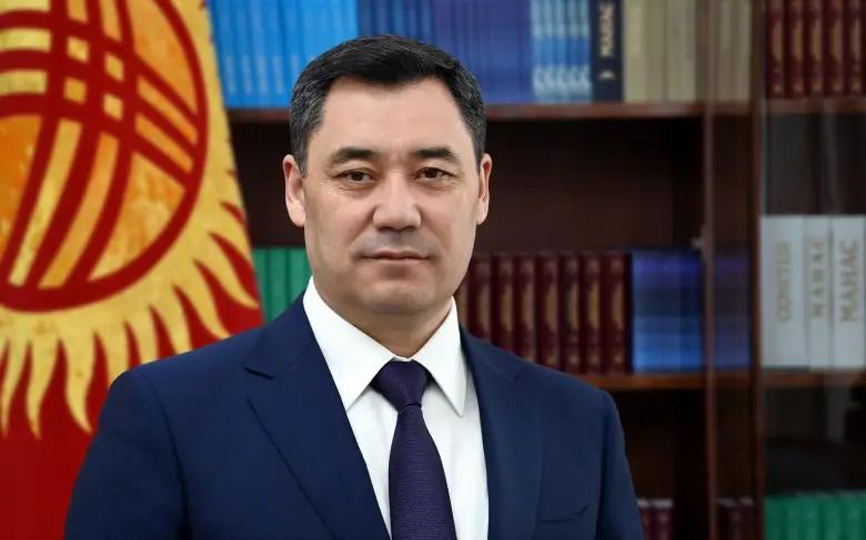 Президент поздравил работников финансово-экономической системы КР