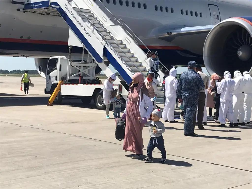 В Бишкек из Москвы прибыли граждане Кыргызстана