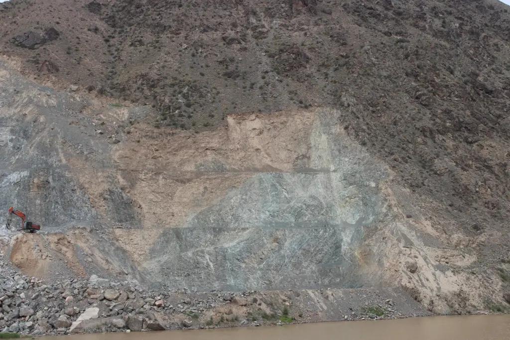 На Камбаратинской ГЭС-2 ведутся подготовительные работы по строительству сооружений