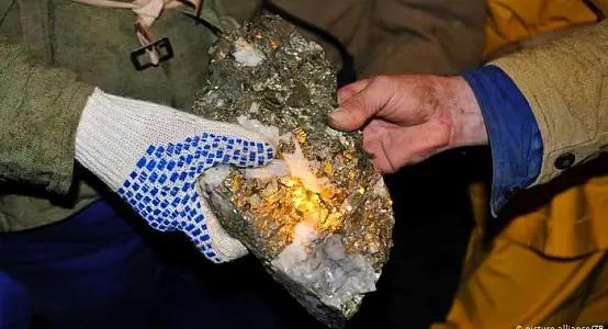 В КР предлагают повысить налог на доход в горнодобывающем секторе